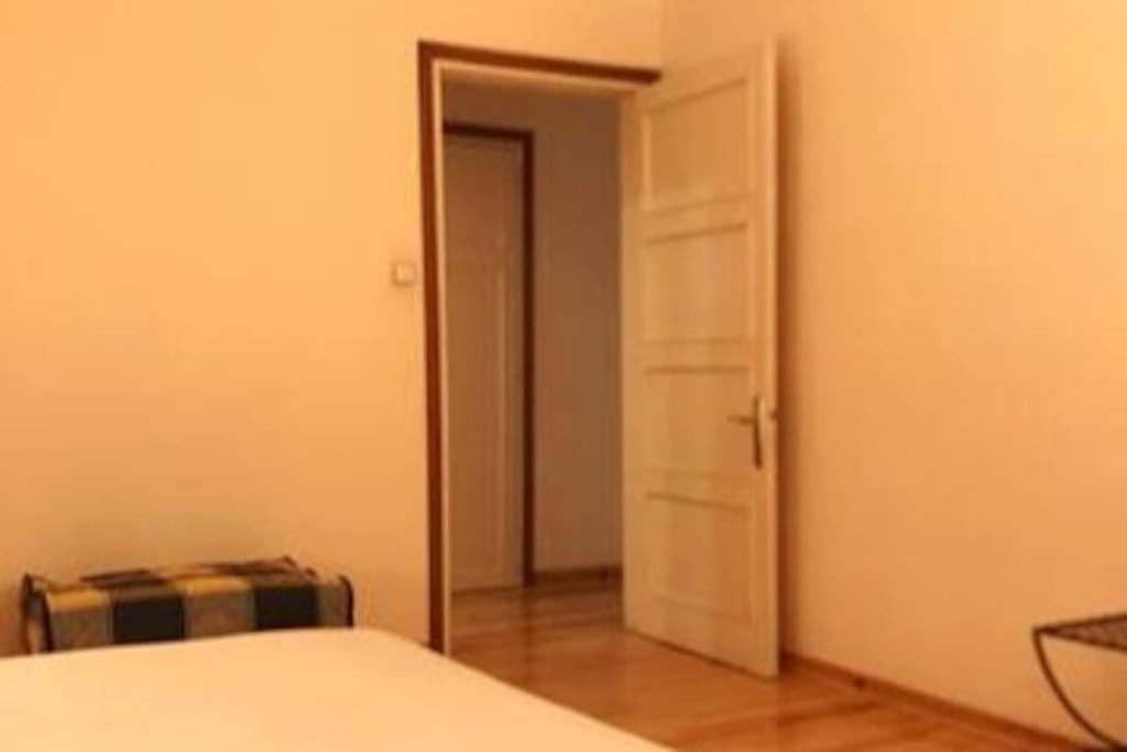 Maison Biscuit. Apartament A La Placa De La Vila Camprodon Exteriör bild