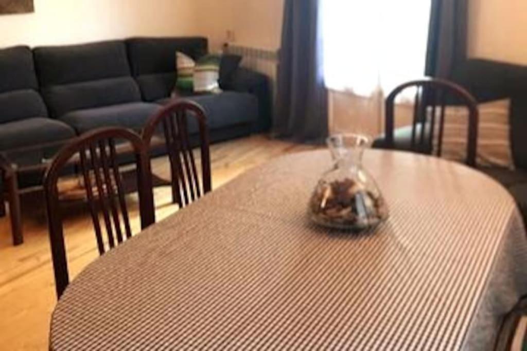 Maison Biscuit. Apartament A La Placa De La Vila Camprodon Exteriör bild