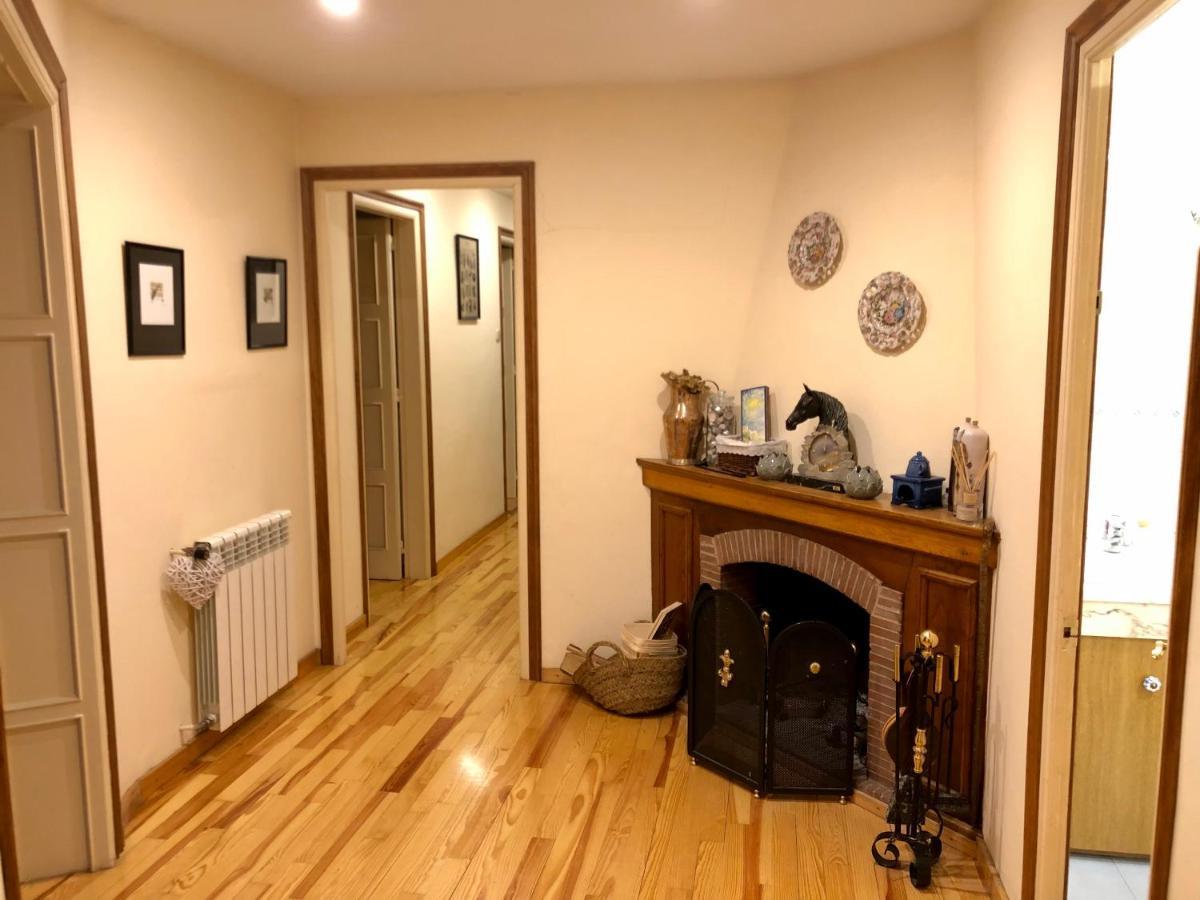 Maison Biscuit. Apartament A La Placa De La Vila Camprodon Exteriör bild