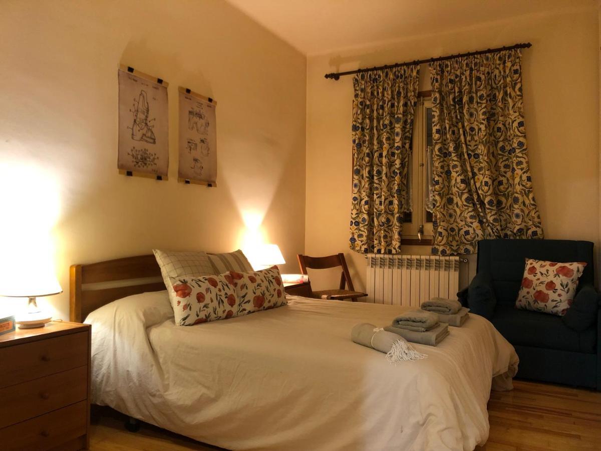 Maison Biscuit. Apartament A La Placa De La Vila Camprodon Exteriör bild