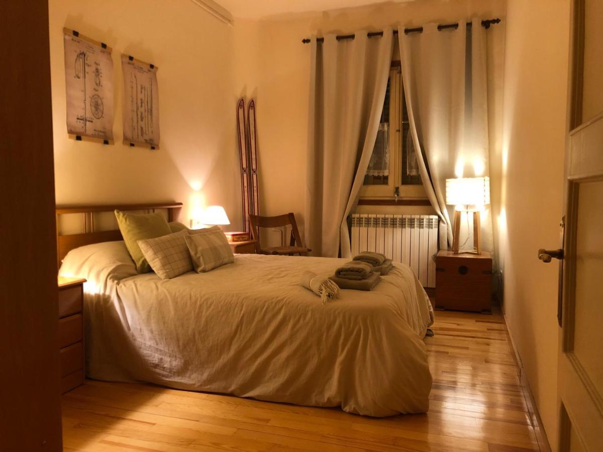 Maison Biscuit. Apartament A La Placa De La Vila Camprodon Exteriör bild