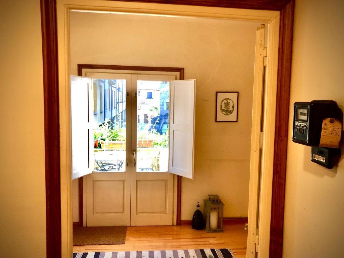 Maison Biscuit. Apartament A La Placa De La Vila Camprodon Exteriör bild