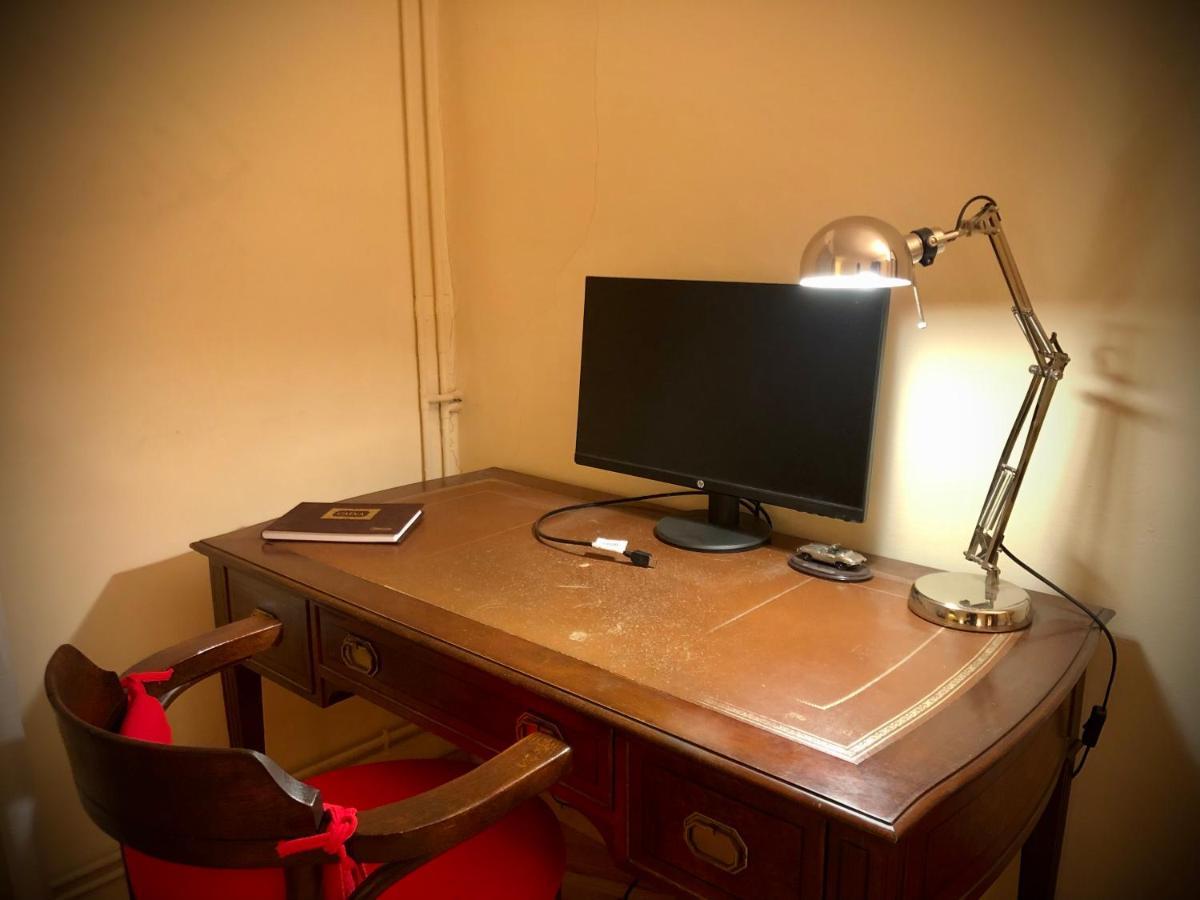 Maison Biscuit. Apartament A La Placa De La Vila Camprodon Exteriör bild